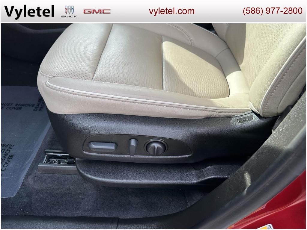 used 2023 Chevrolet Traverse car, priced at $37,995