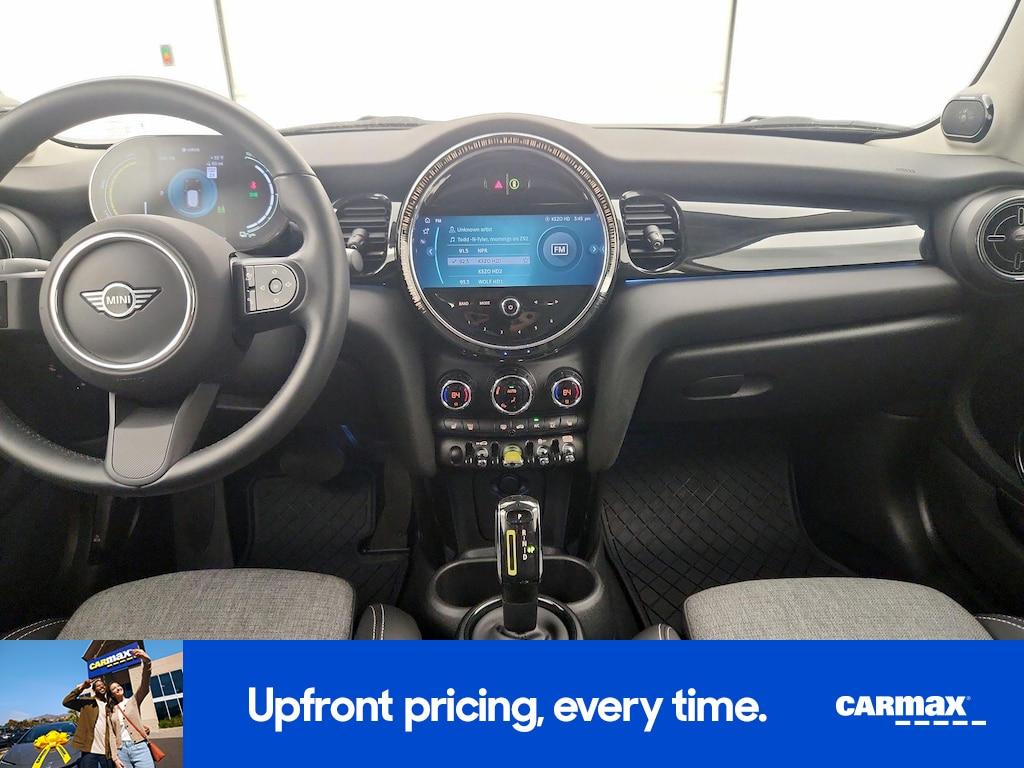 used 2023 MINI SE Hardtop car, priced at $23,998