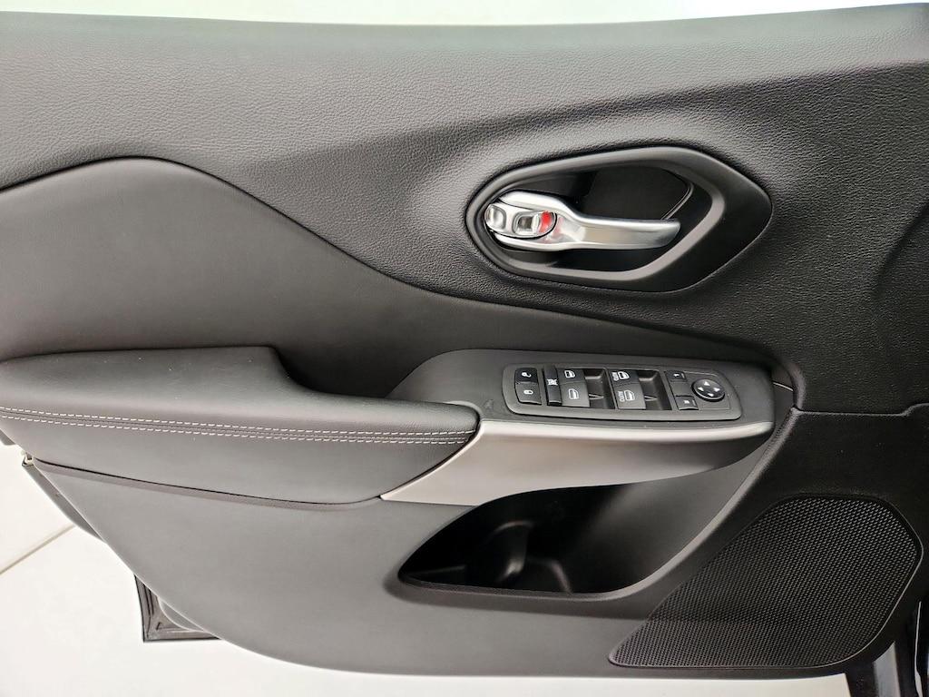 used 2022 Jeep Cherokee car, priced at $23,998