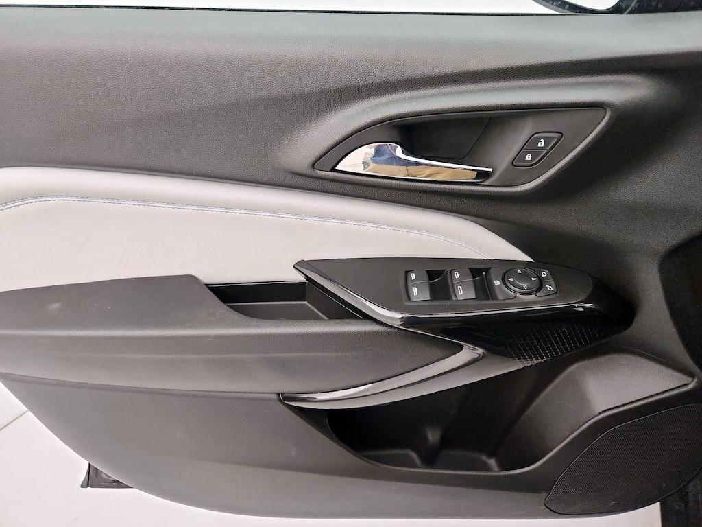 used 2025 Chevrolet Trax car, priced at $22,998