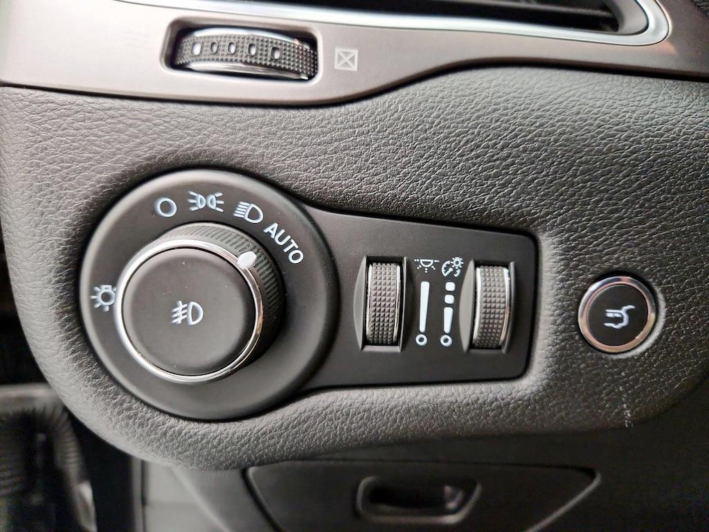 used 2022 Jeep Cherokee car, priced at $23,998