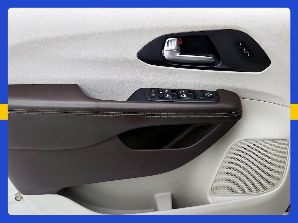 used 2020 Chrysler Pacifica car, priced at $23,998