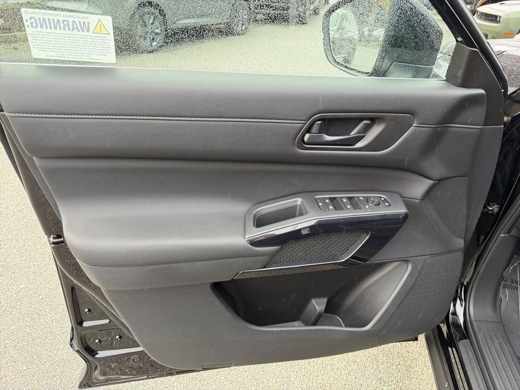 new 2025 Nissan Pathfinder car, priced at $35,338