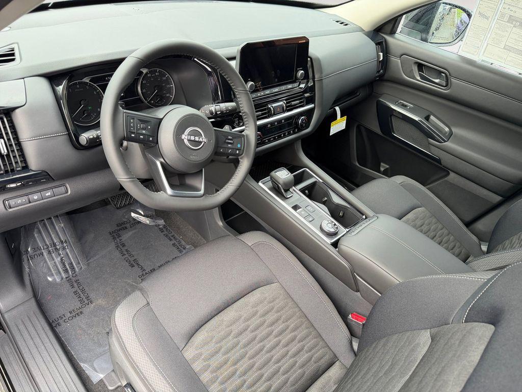 new 2025 Nissan Pathfinder car, priced at $35,338