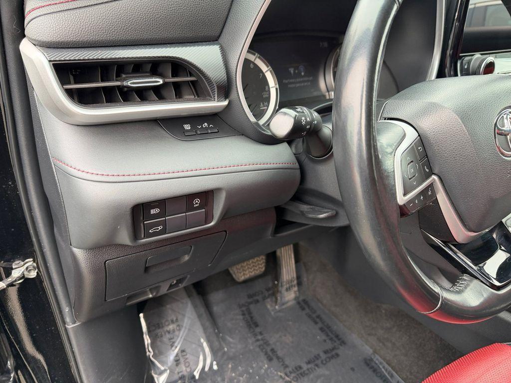used 2023 Toyota Highlander car, priced at $29,499