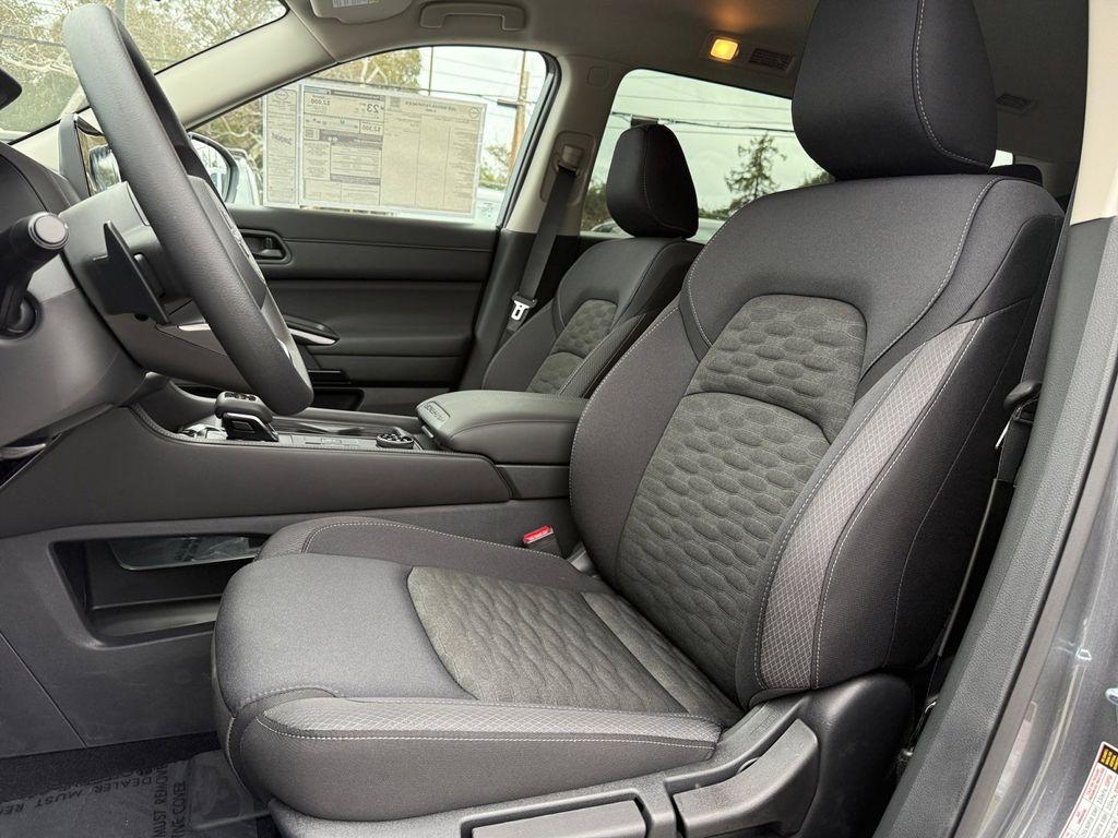 new 2025 Nissan Pathfinder car, priced at $31,962