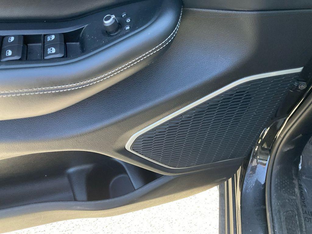 used 2021 Jeep Grand Cherokee L car, priced at $25,999