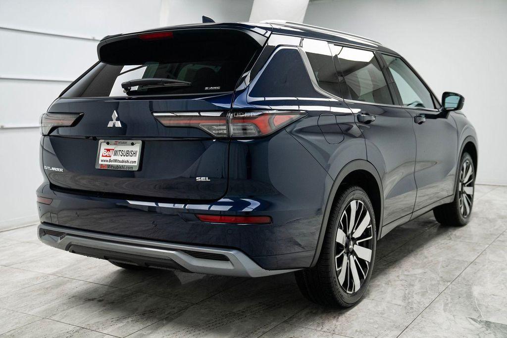 used 2025 Mitsubishi Outlander car, priced at $30,900
