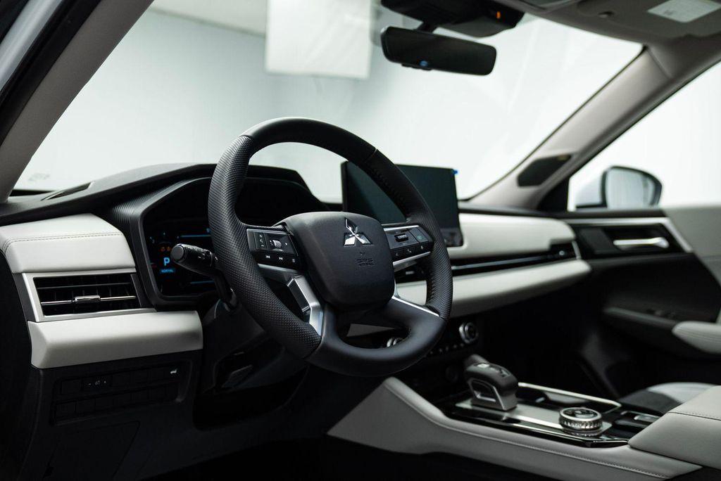 used 2025 Mitsubishi Outlander car, priced at $30,900