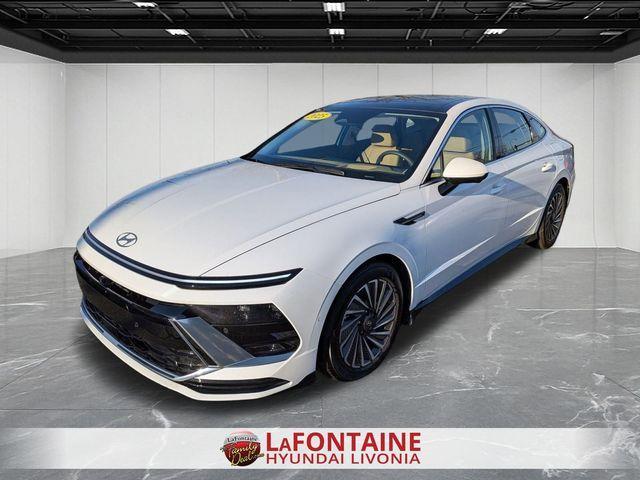 used 2025 Hyundai Sonata Hybrid car, priced at $32,465