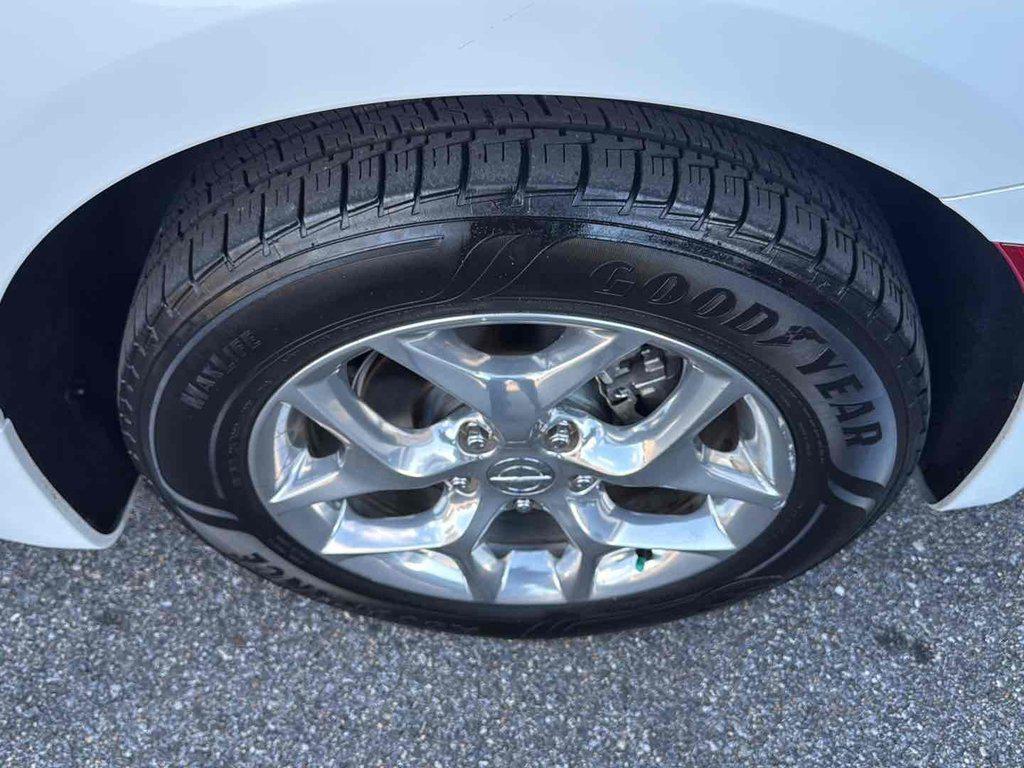 used 2018 Chrysler Pacifica car, priced at $17,995