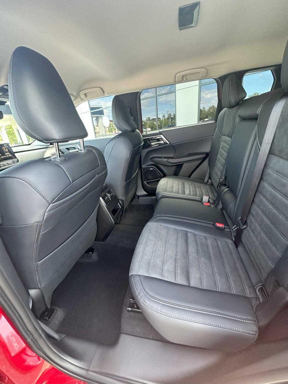 new 2025 Mitsubishi Outlander car, priced at $38,565