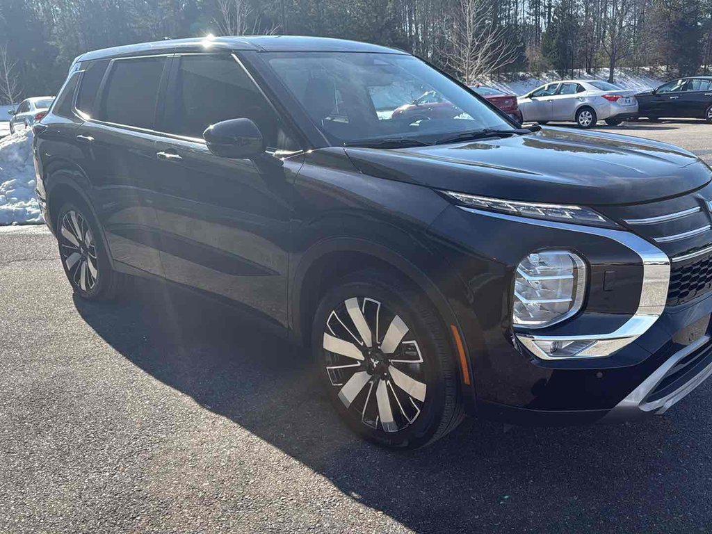 used 2025 Mitsubishi Outlander car, priced at $29,995