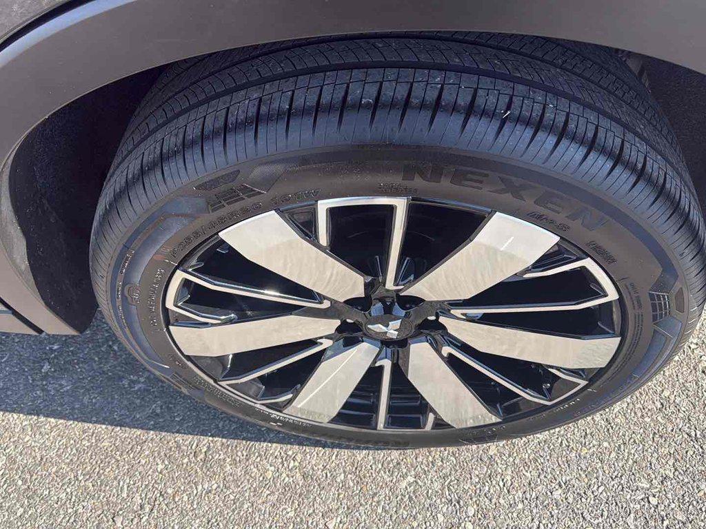 used 2025 Mitsubishi Outlander car, priced at $30,995