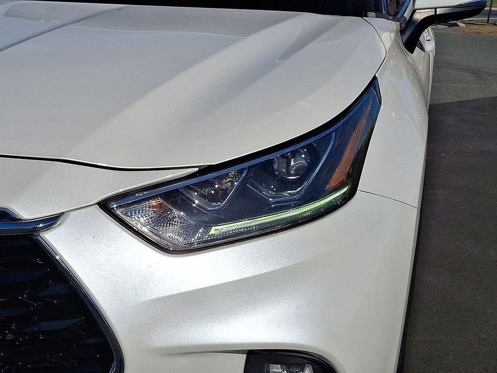 used 2020 Toyota Highlander car, priced at $28,300