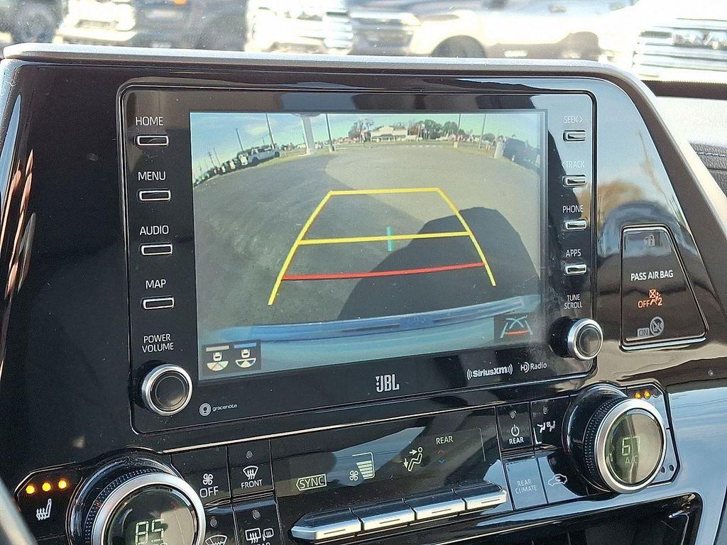 used 2020 Toyota Highlander car, priced at $28,300