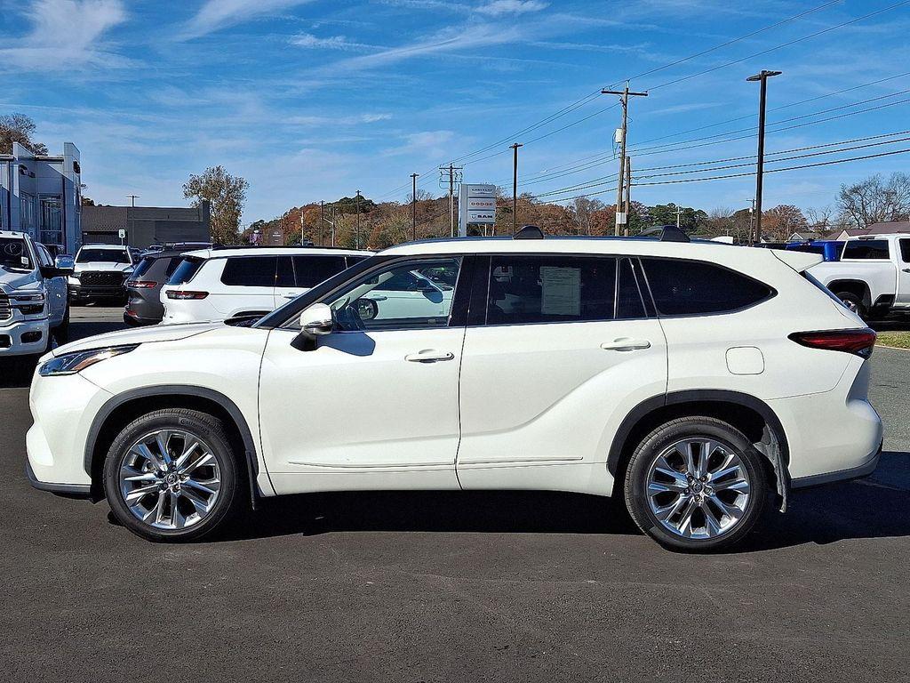 used 2020 Toyota Highlander car, priced at $28,300