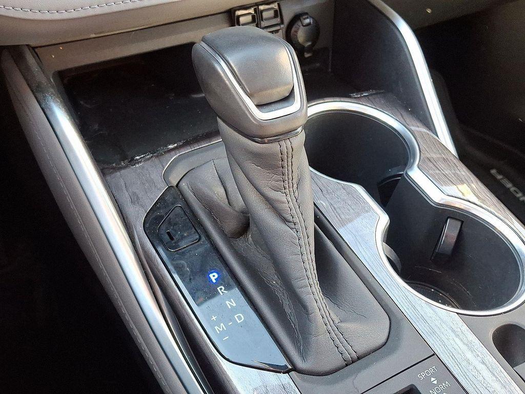 used 2020 Toyota Highlander car, priced at $28,300