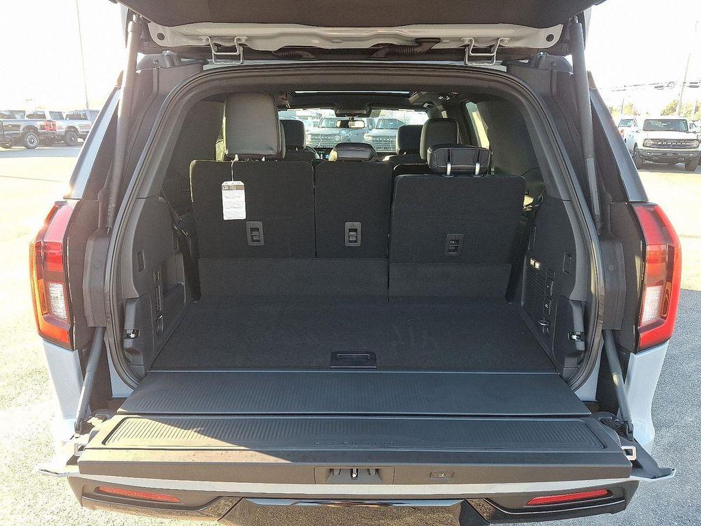 new 2025 Ford Expedition car, priced at $84,985