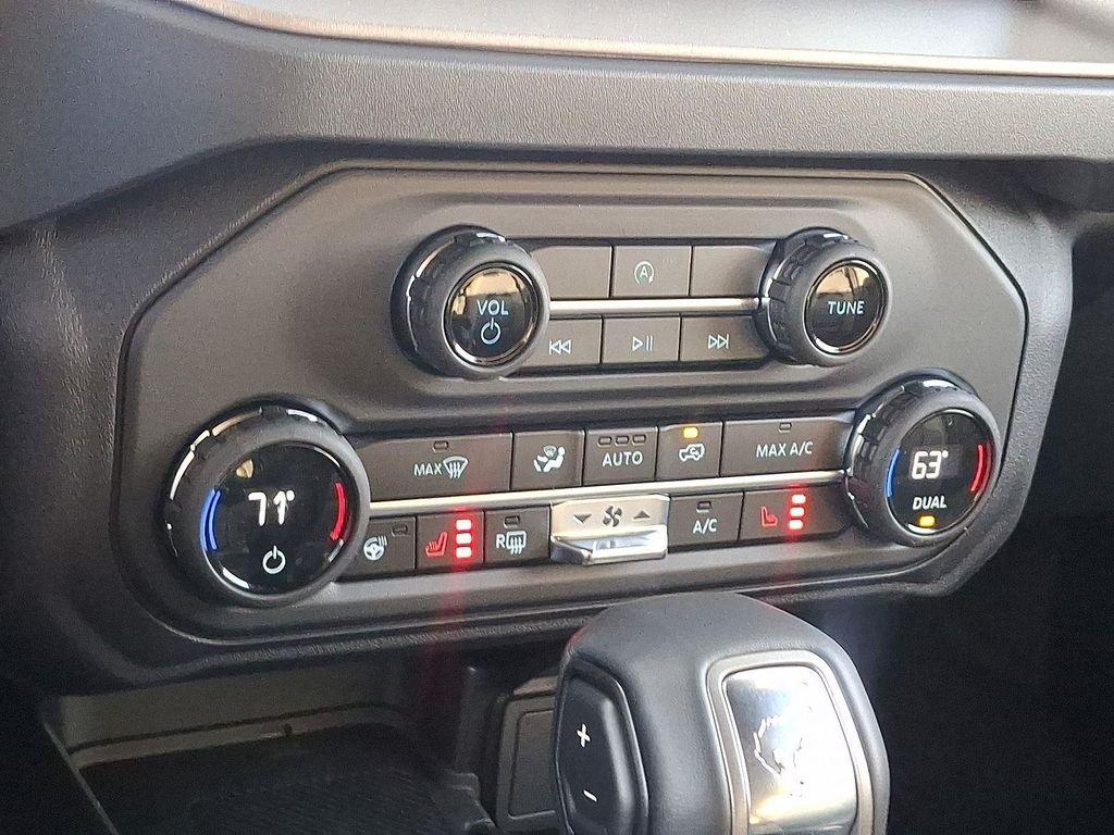 new 2025 Ford Bronco car, priced at $46,861