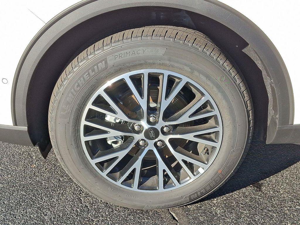 new 2024 Ford Escape PHEV car, priced at $37,210