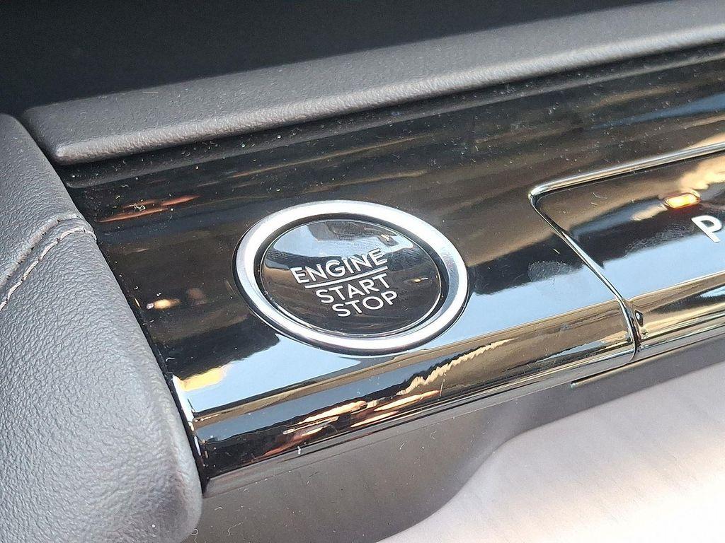 new 2025 Lincoln Navigator car, priced at $99,312