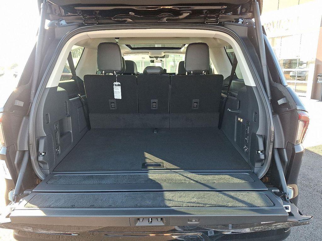 new 2025 Lincoln Navigator car, priced at $99,312