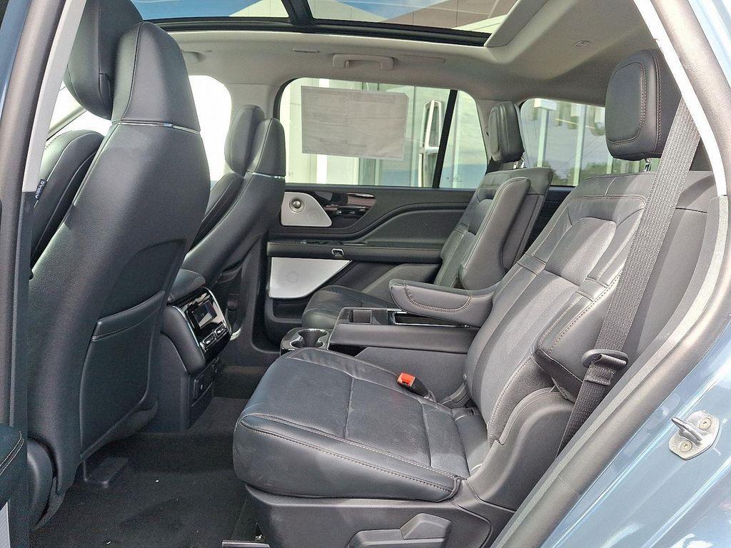 new 2025 Lincoln Aviator car, priced at $74,208