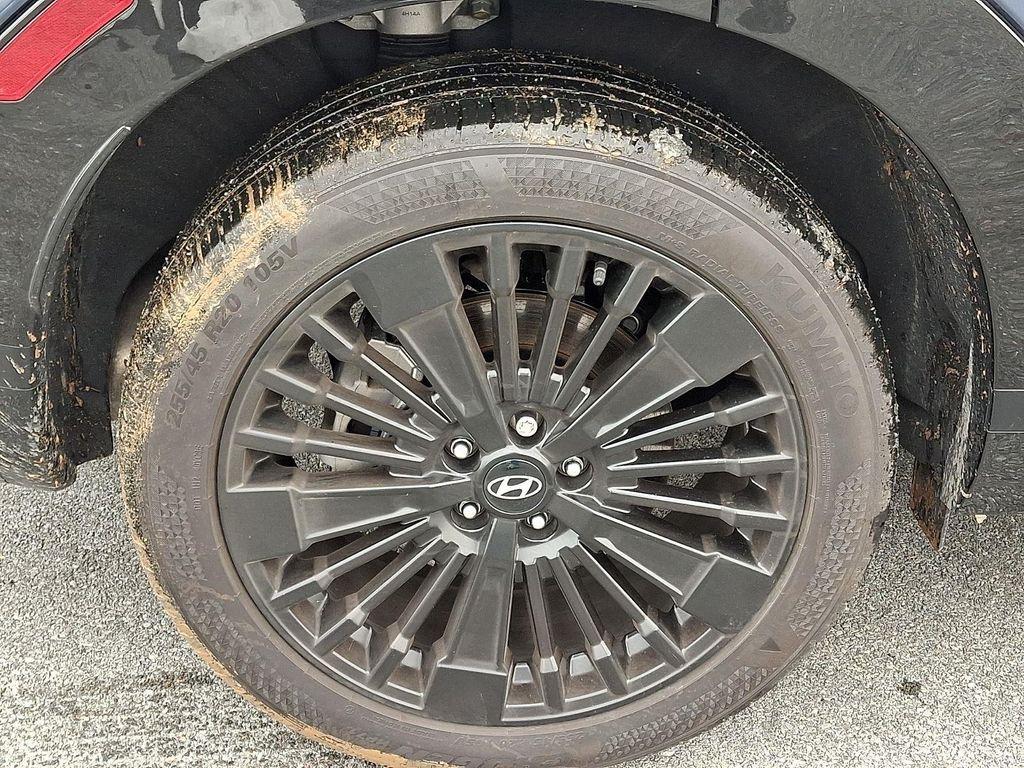 used 2025 Hyundai SANTA FE HEV car, priced at $41,000