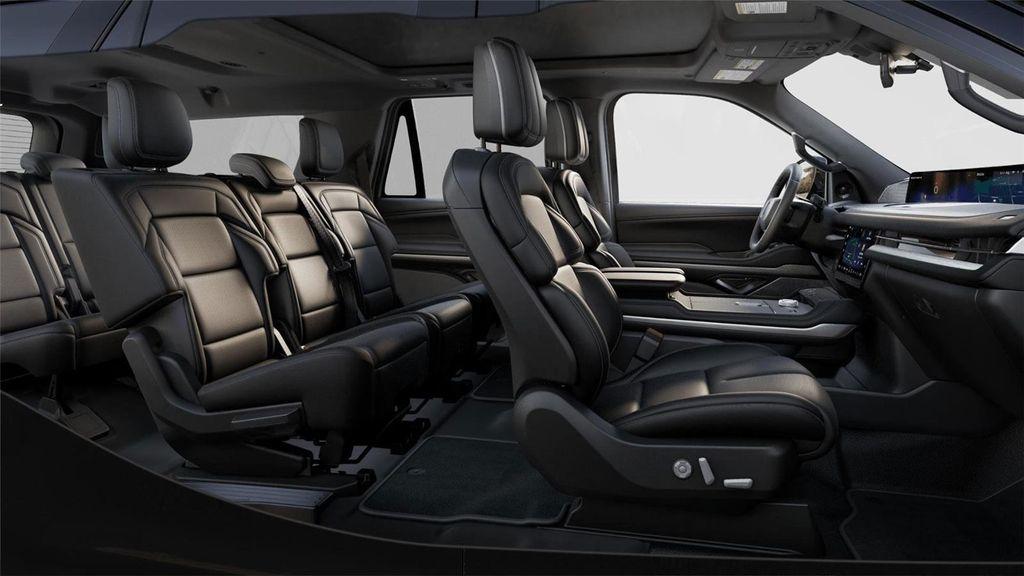 new 2025 Lincoln Navigator car, priced at $106,980