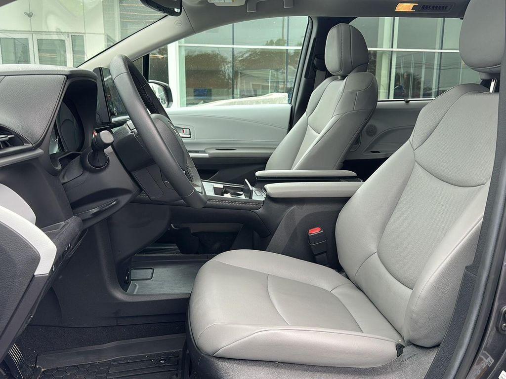 used 2025 Toyota Sienna car, priced at $49,500