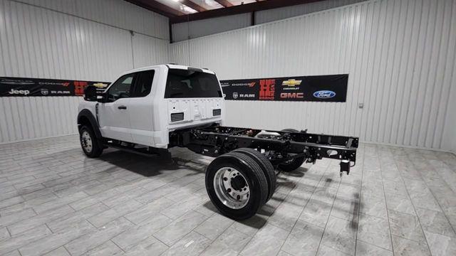 new 2025 Ford F-450 car, priced at $51,428