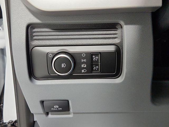 new 2025 Ford F-450 car, priced at $51,428