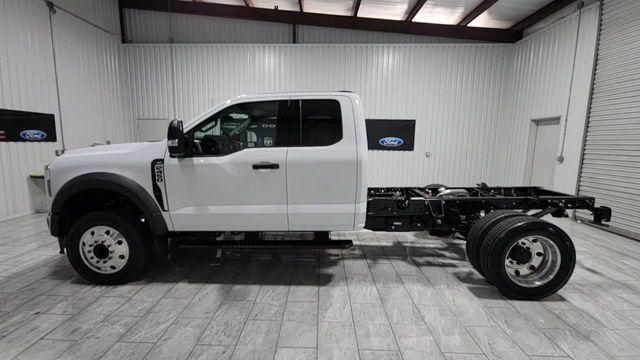 new 2025 Ford F-450 car, priced at $51,428