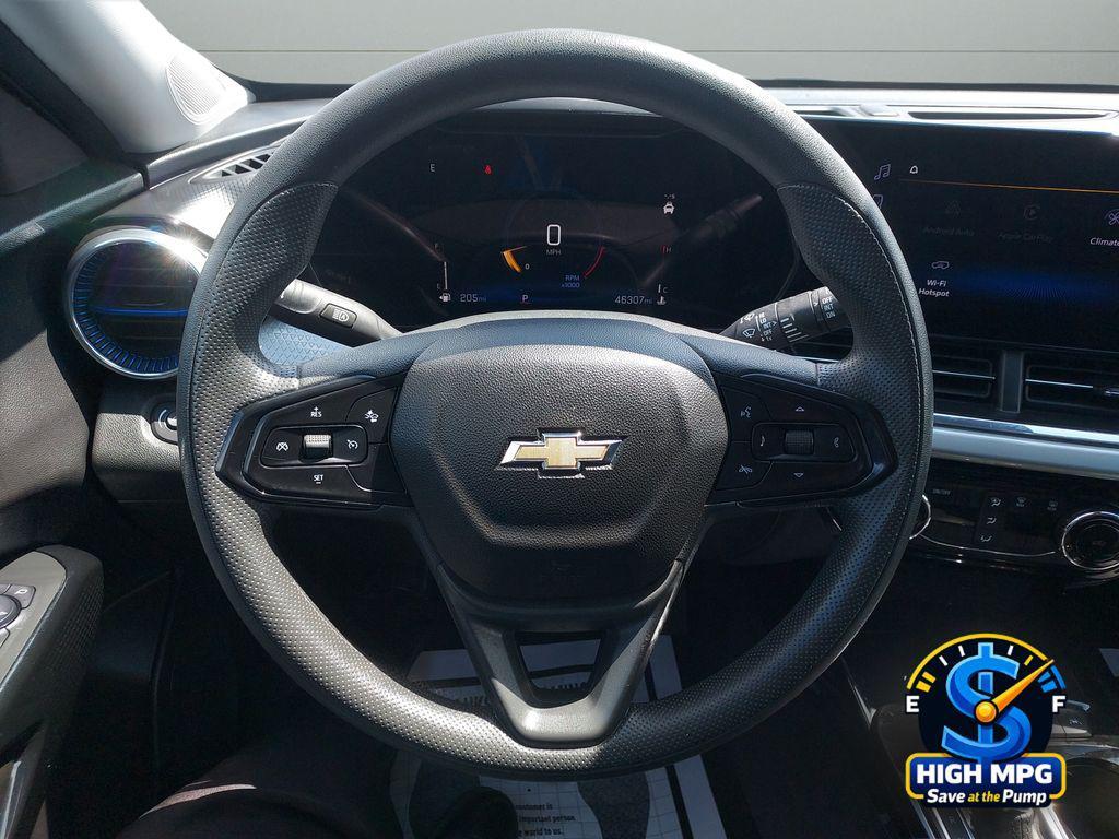 used 2025 Chevrolet Trax car, priced at $21,276