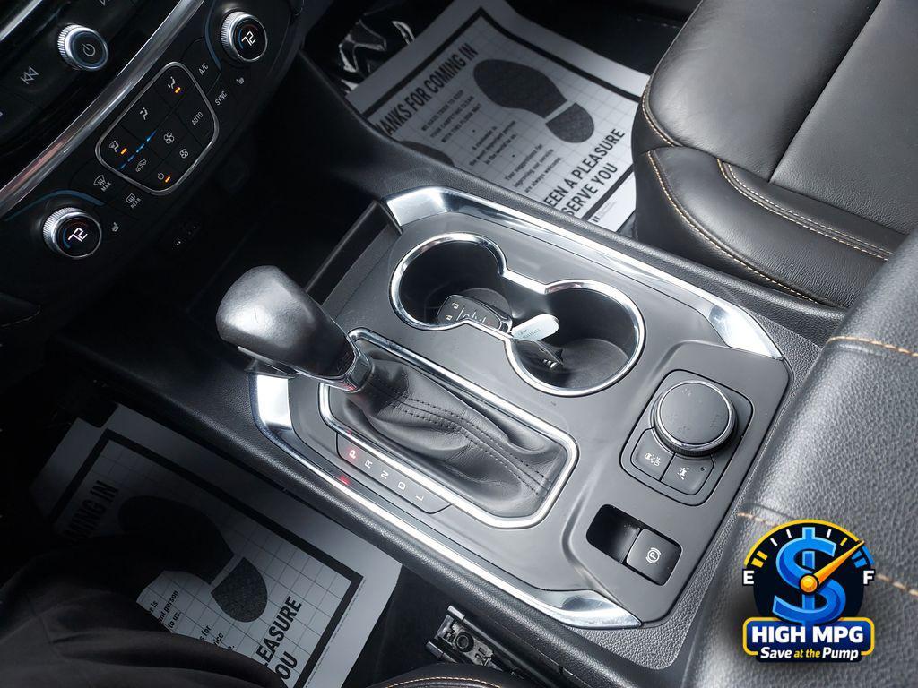 used 2021 Chevrolet Traverse car, priced at $28,048
