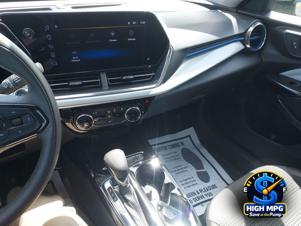 used 2025 Chevrolet Trax car, priced at $21,276