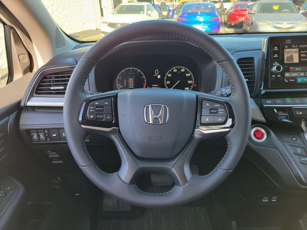 used 2025 Honda Odyssey car, priced at $37,500