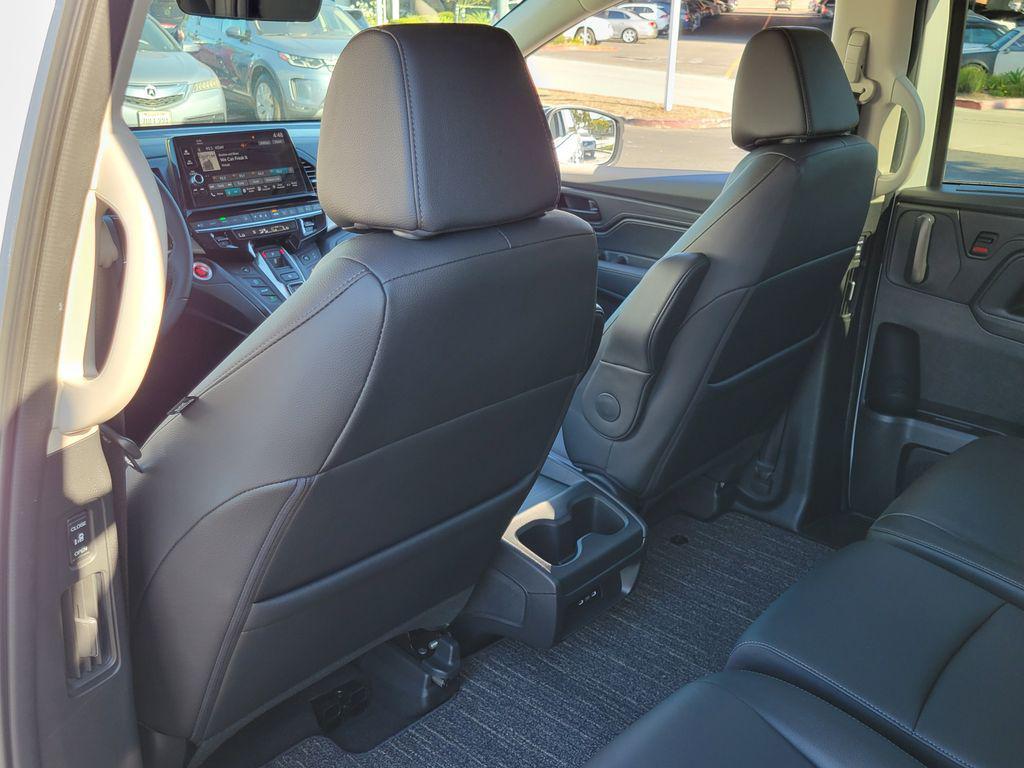 used 2025 Honda Odyssey car, priced at $37,500