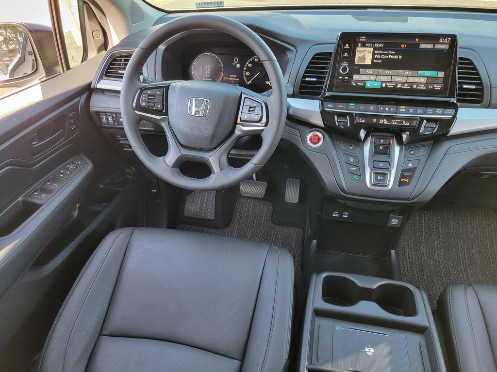 used 2025 Honda Odyssey car, priced at $37,500