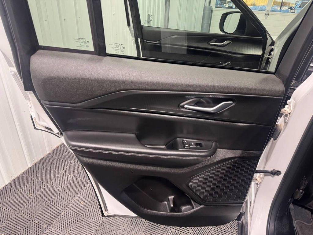 used 2023 Jeep Grand Cherokee car, priced at $19,938