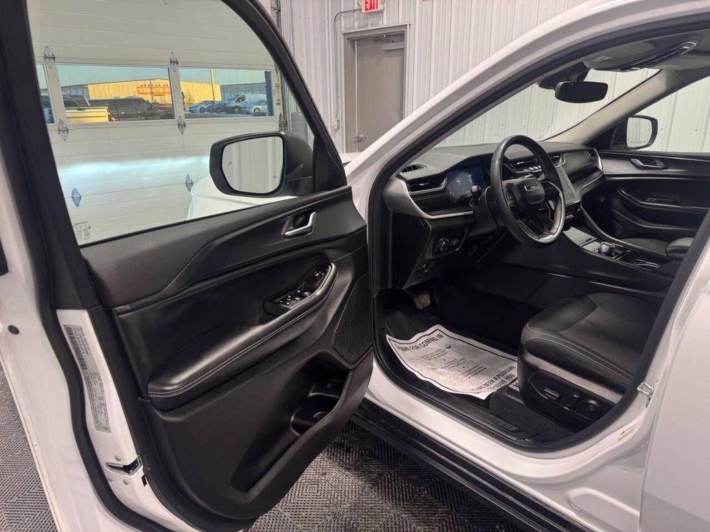 used 2023 Jeep Grand Cherokee car, priced at $19,938