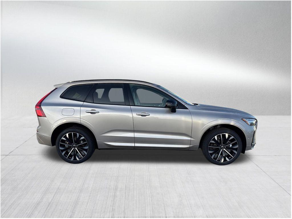 new 2026 Volvo XC60 car, priced at $62,685
