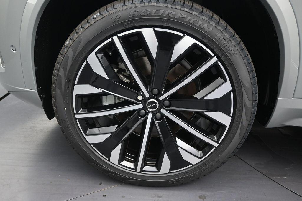 new 2026 Volvo XC90 car, priced at $70,075
