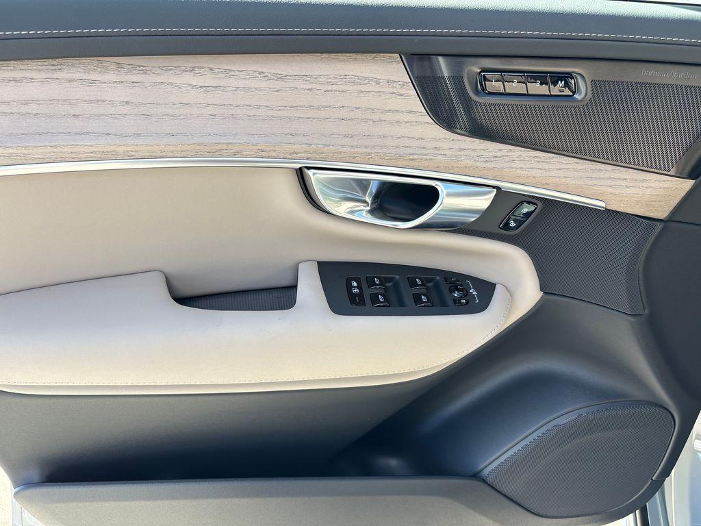 new 2026 Volvo XC90 car, priced at $69,325