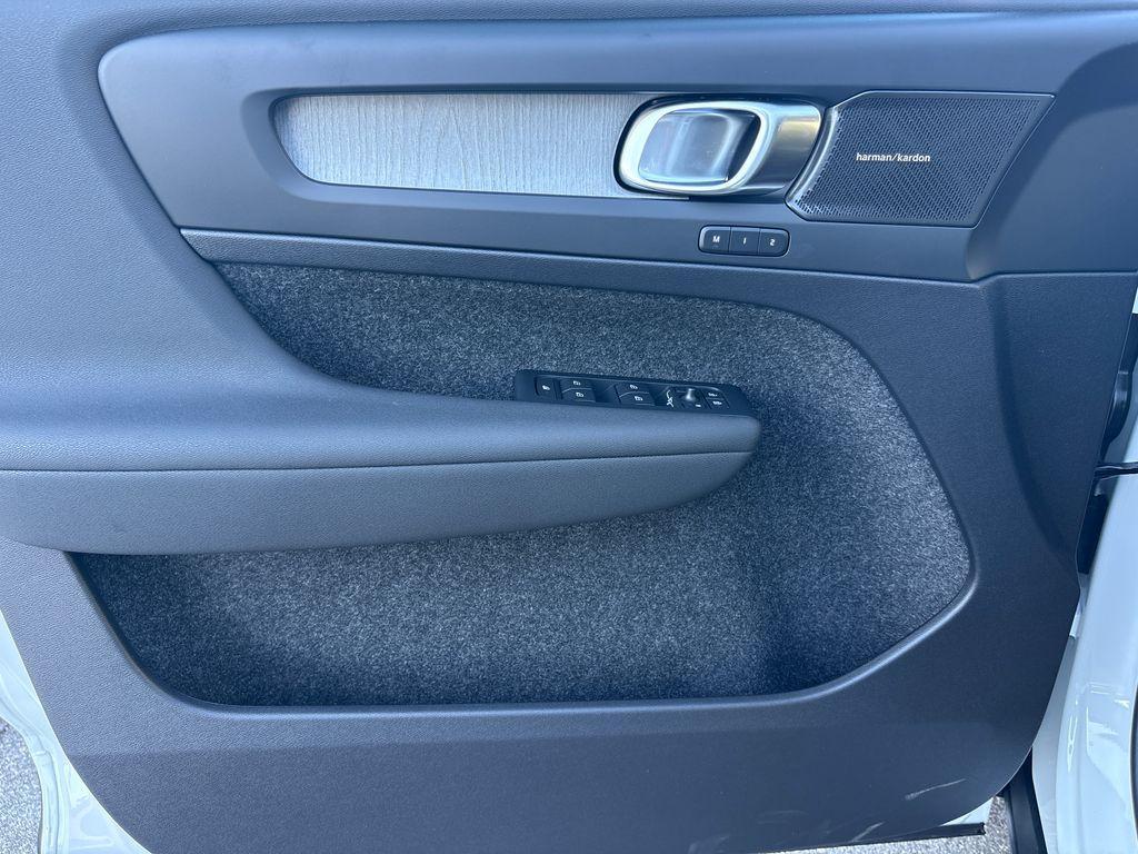 new 2026 Volvo XC40 car, priced at $50,095