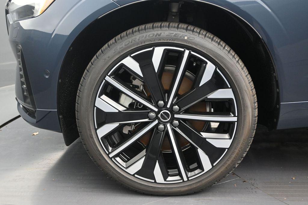 new 2026 Volvo XC60 Plug-In Hybrid car, priced at $71,235