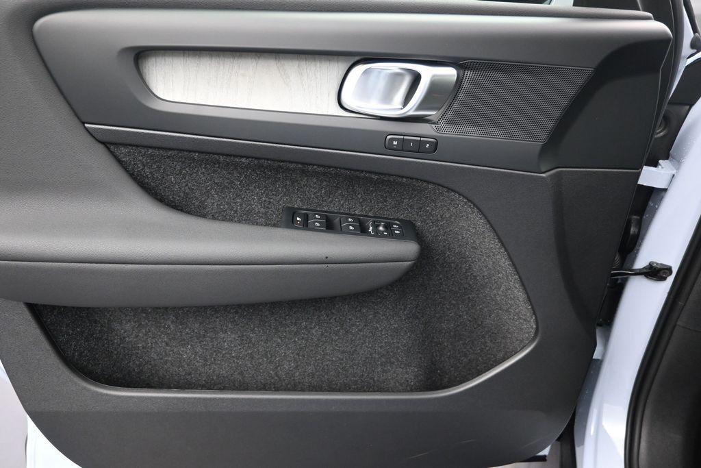 new 2026 Volvo XC40 car, priced at $44,095