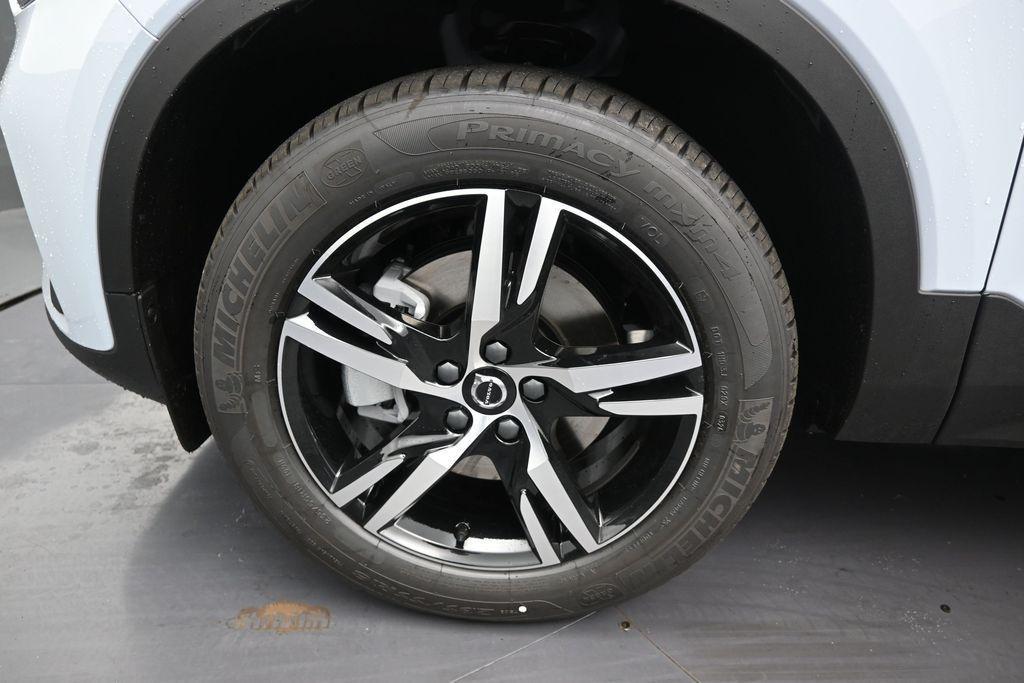 new 2026 Volvo XC40 car, priced at $44,095