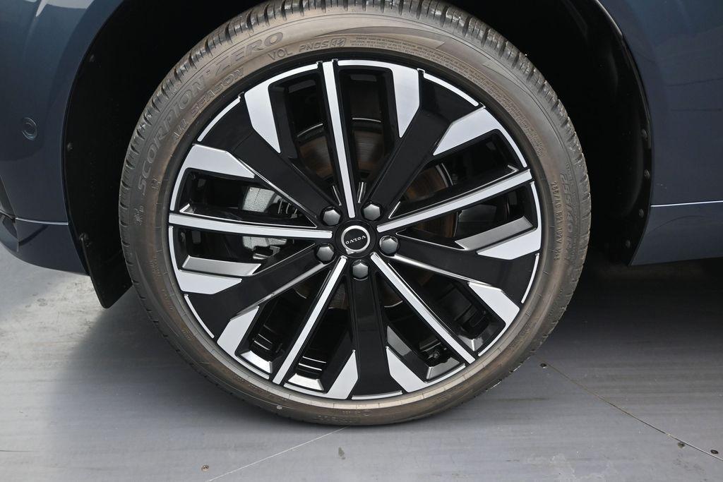new 2026 Volvo XC60 car, priced at $62,685
